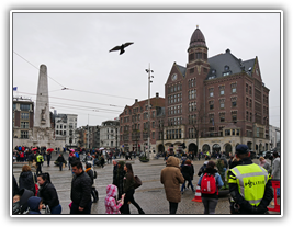 Amsterdam - Domplatz mit Obelisk