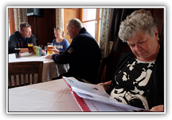 Mittagessen - Hannes, Carmen, Vati und Mama