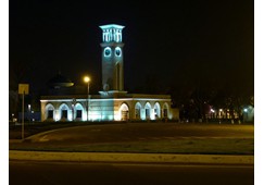 Amir Timur Square bei Nacht